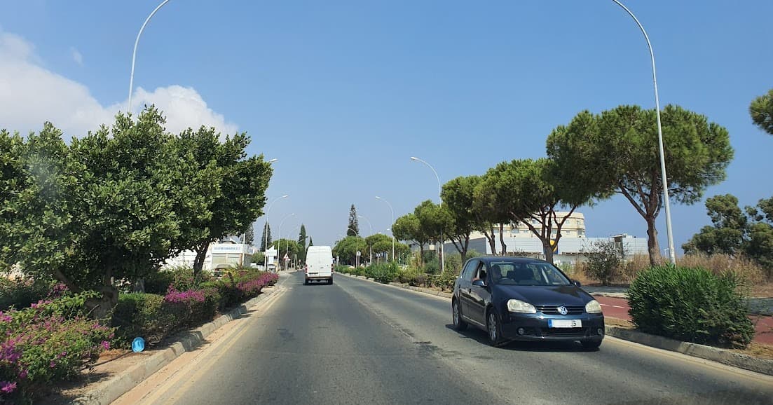 Зачем брать машину в аренду в Паралимни